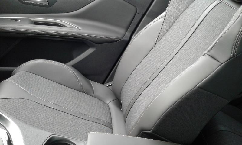 PEUGEOT 3008 GT LINE