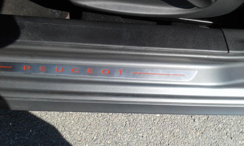 PEUGEOT 208 GTI