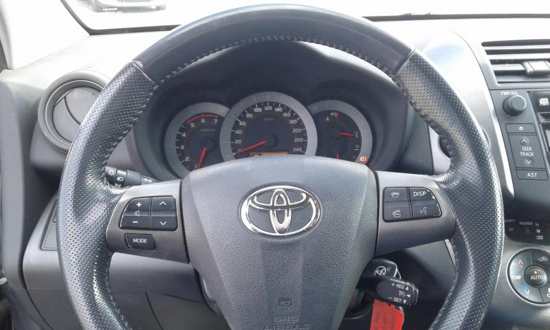 TOYOTA RAV4 4X4