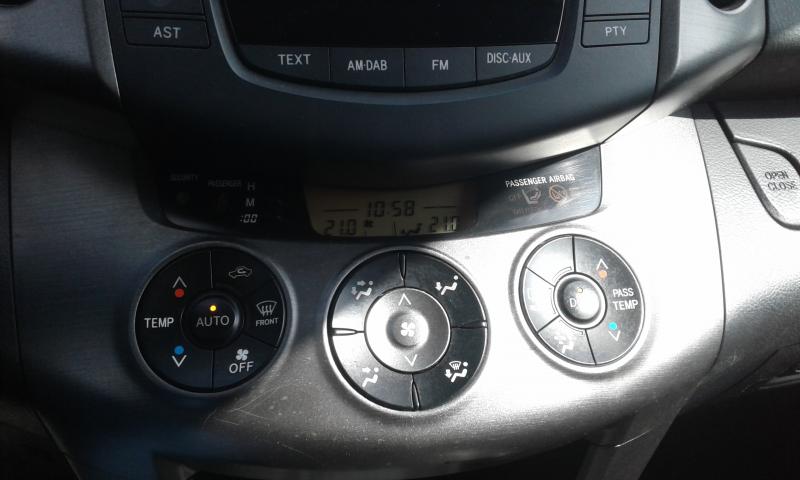 TOYOTA RAV4 4X4
