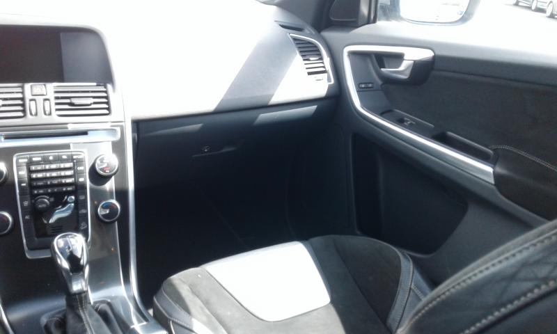 VOLVO XC60 R-DESIGN