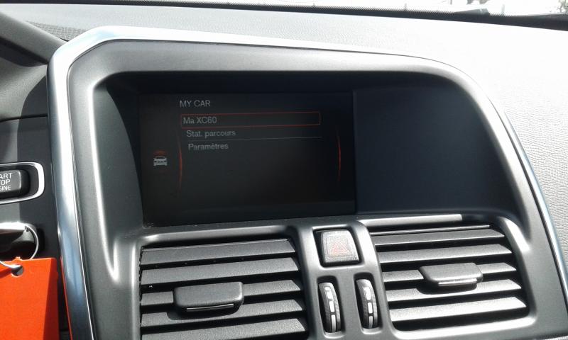 VOLVO XC60 R-DESIGN