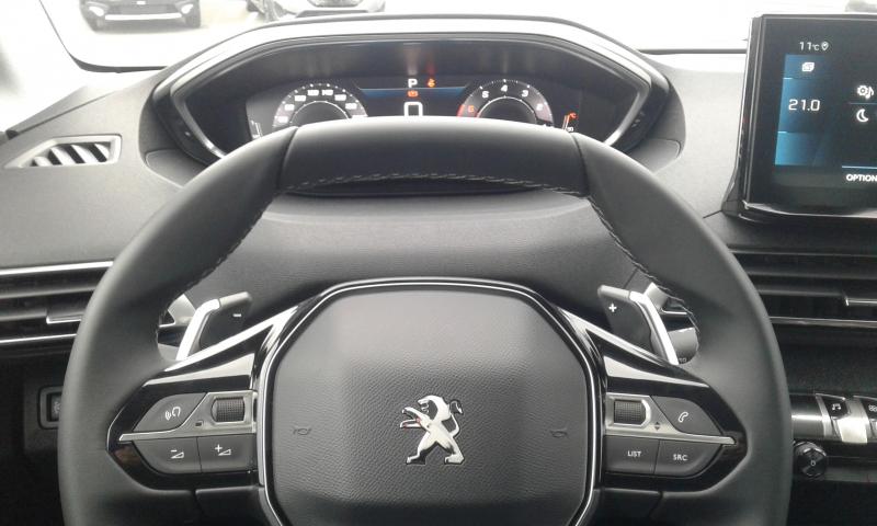 PEUGEOT 3008 1.2 PURETCH 130CV EAT8