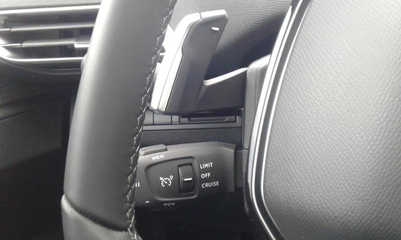 PEUGEOT 3008 1.2 PURETCH 130CV EAT8