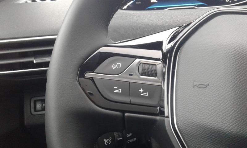 PEUGEOT 3008 1.2 PURETCH 130CV EAT8