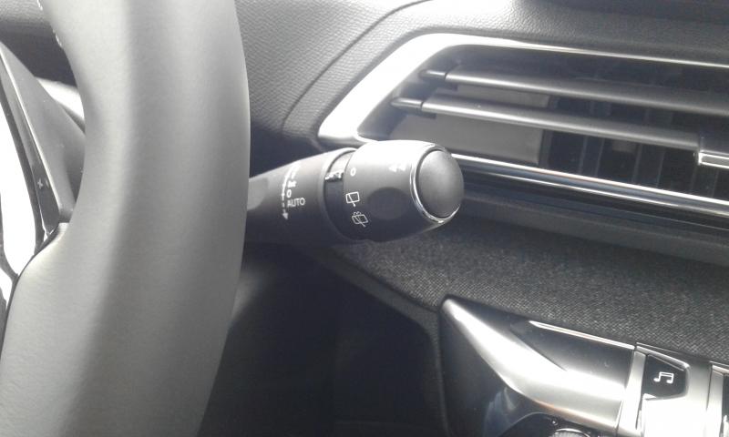 PEUGEOT 3008 1.2 PURETCH 130CV EAT8